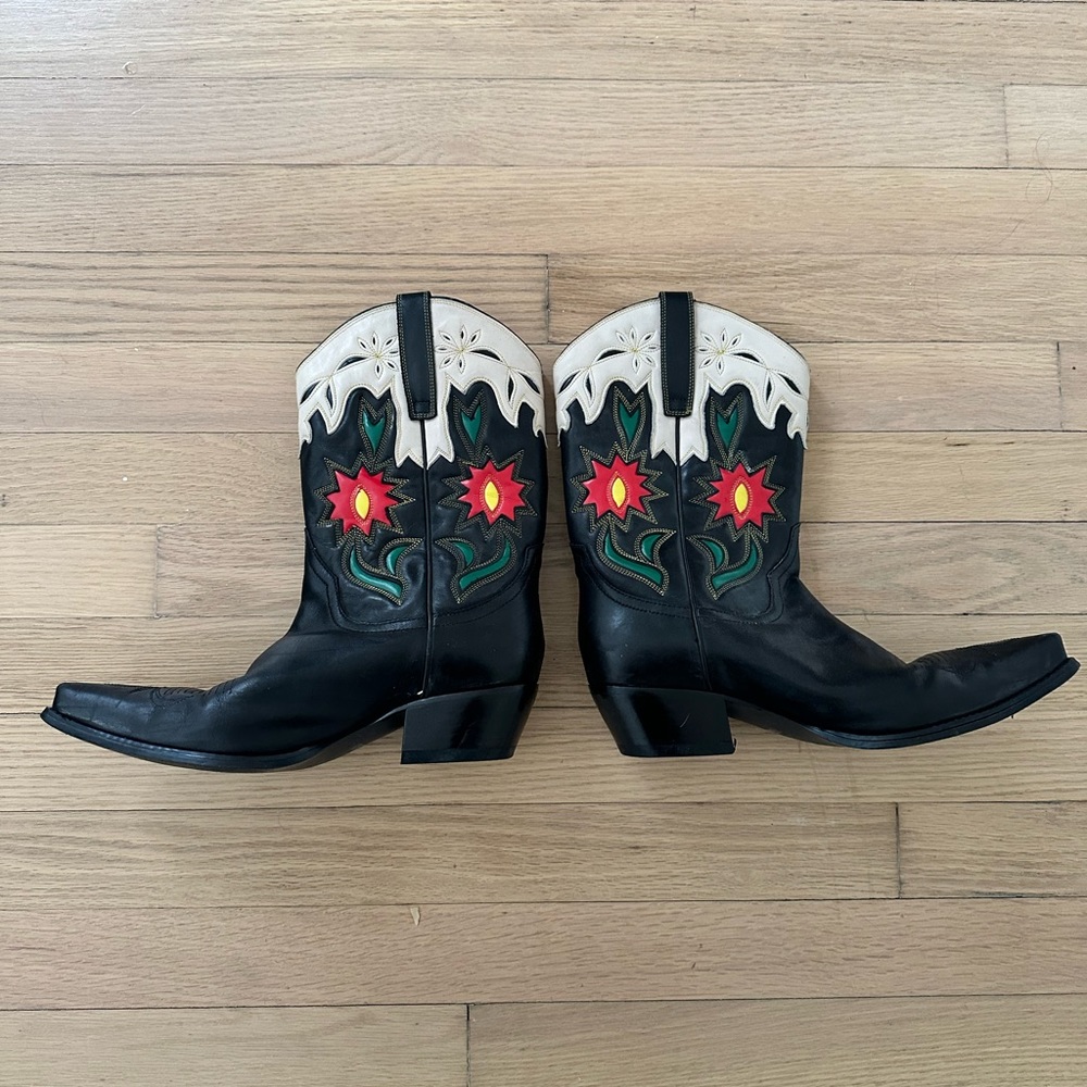 Colorful and charming short cowboy boots.